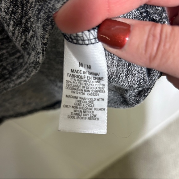 Aeropostale Gray Day of the Dead Skull Embroidered Long Sleeve Top Medium - Picture 5 of 5